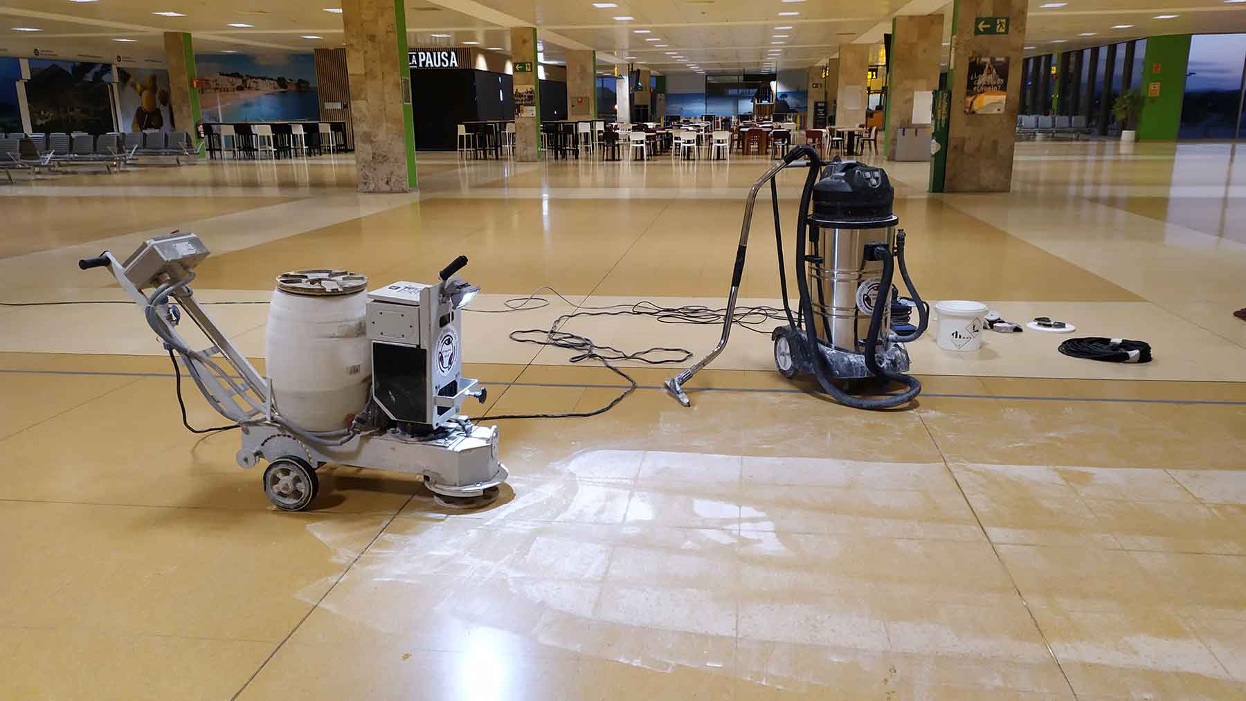 Pulidos y Abrillantados de suelos en Aeropuertos