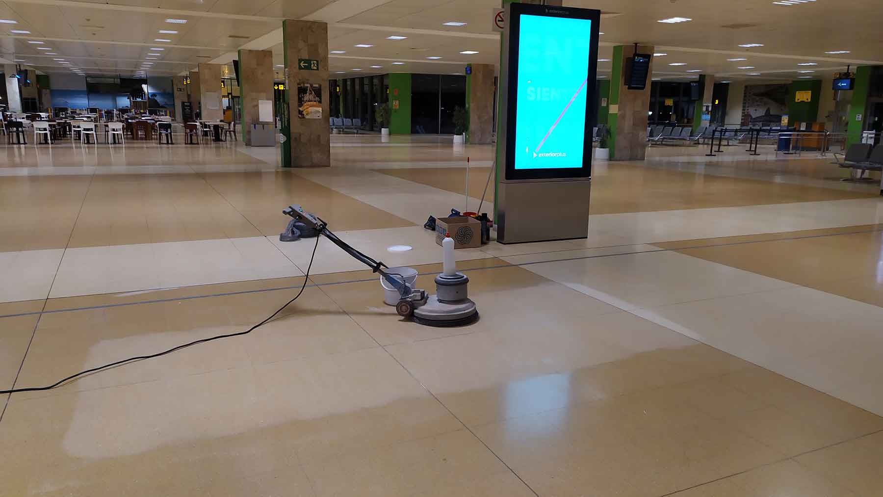 Pulidos y Abrillantados de suelos en Aeropuertos
